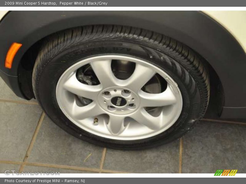 Pepper White / Black/Grey 2009 Mini Cooper S Hardtop