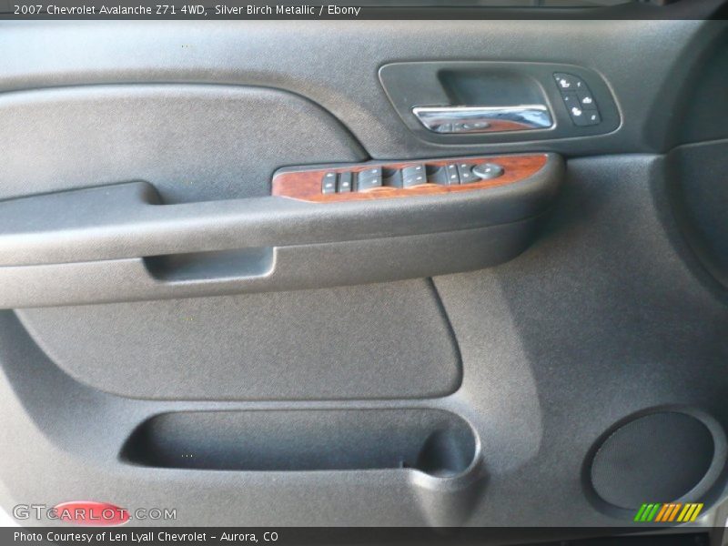 Silver Birch Metallic / Ebony 2007 Chevrolet Avalanche Z71 4WD