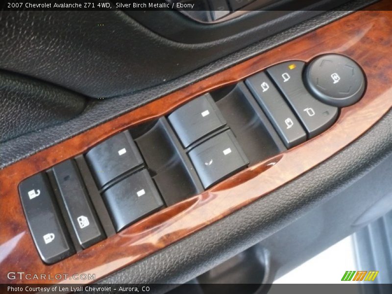 Silver Birch Metallic / Ebony 2007 Chevrolet Avalanche Z71 4WD