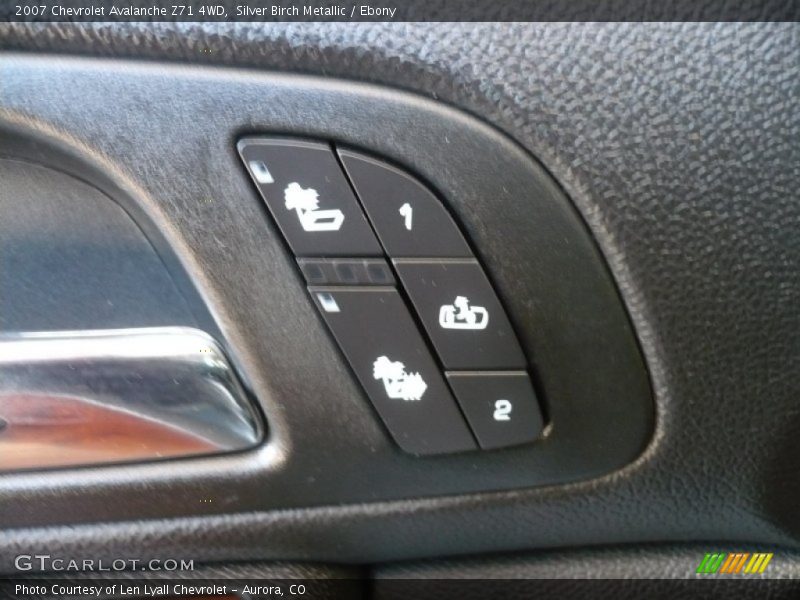 Silver Birch Metallic / Ebony 2007 Chevrolet Avalanche Z71 4WD