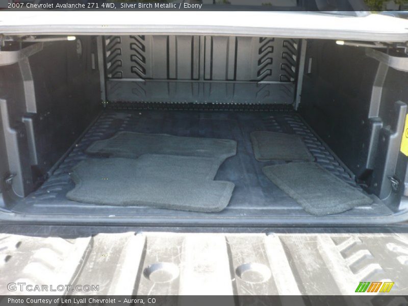 Silver Birch Metallic / Ebony 2007 Chevrolet Avalanche Z71 4WD