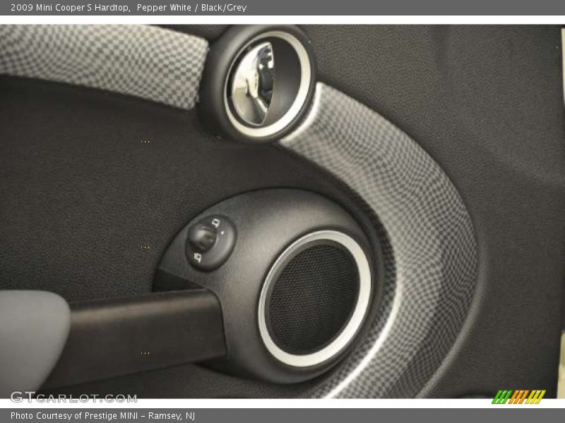 Pepper White / Black/Grey 2009 Mini Cooper S Hardtop