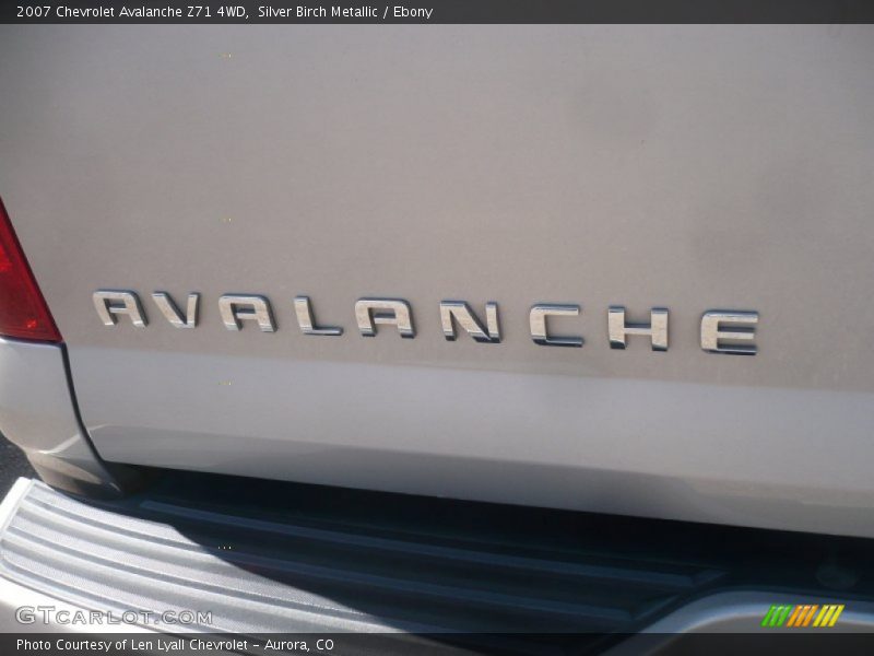 Silver Birch Metallic / Ebony 2007 Chevrolet Avalanche Z71 4WD