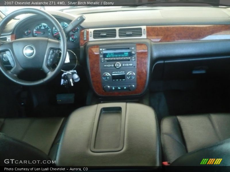 Silver Birch Metallic / Ebony 2007 Chevrolet Avalanche Z71 4WD