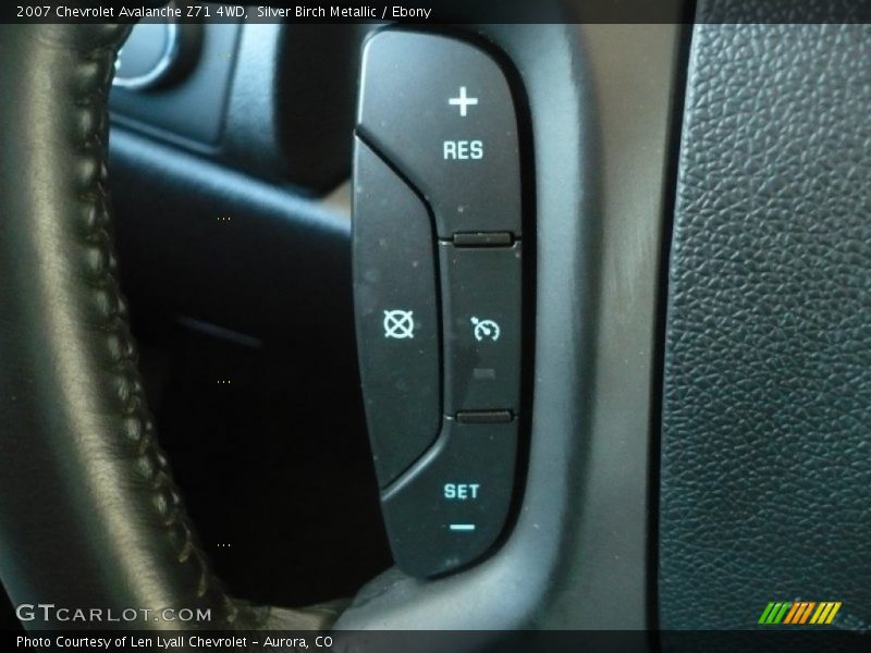 Silver Birch Metallic / Ebony 2007 Chevrolet Avalanche Z71 4WD