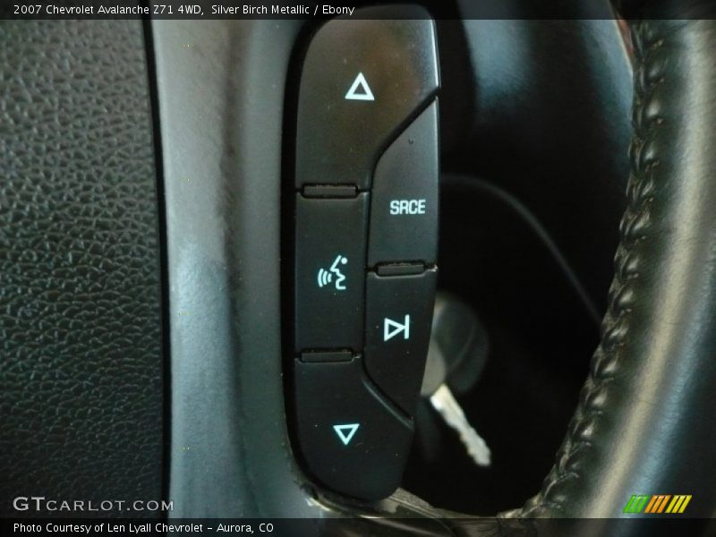 Silver Birch Metallic / Ebony 2007 Chevrolet Avalanche Z71 4WD