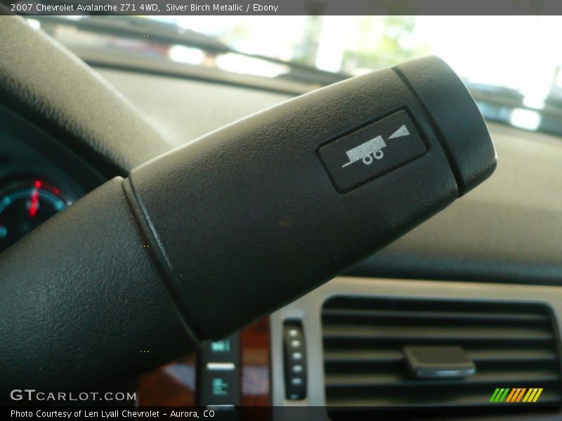 Silver Birch Metallic / Ebony 2007 Chevrolet Avalanche Z71 4WD