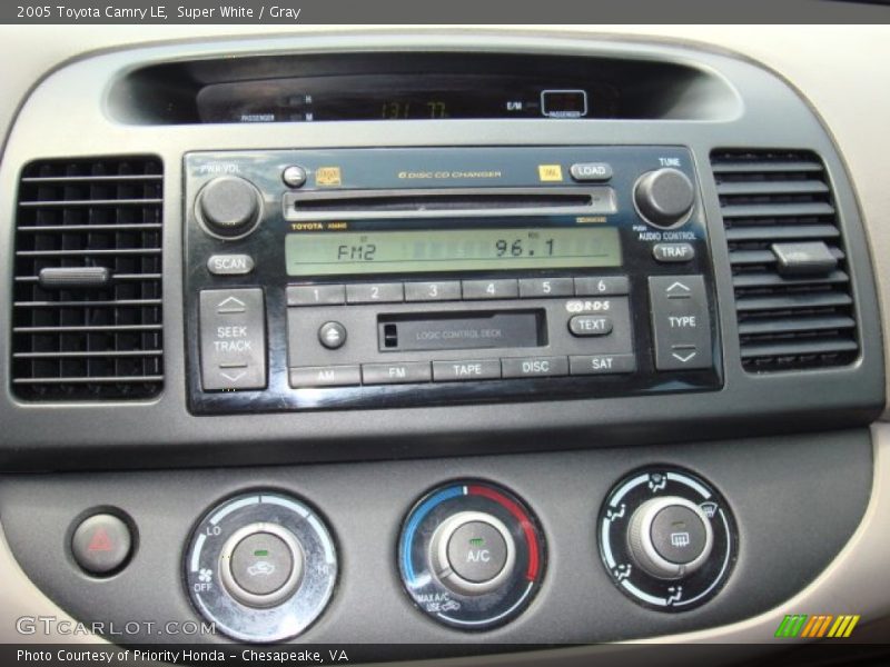 Super White / Gray 2005 Toyota Camry LE