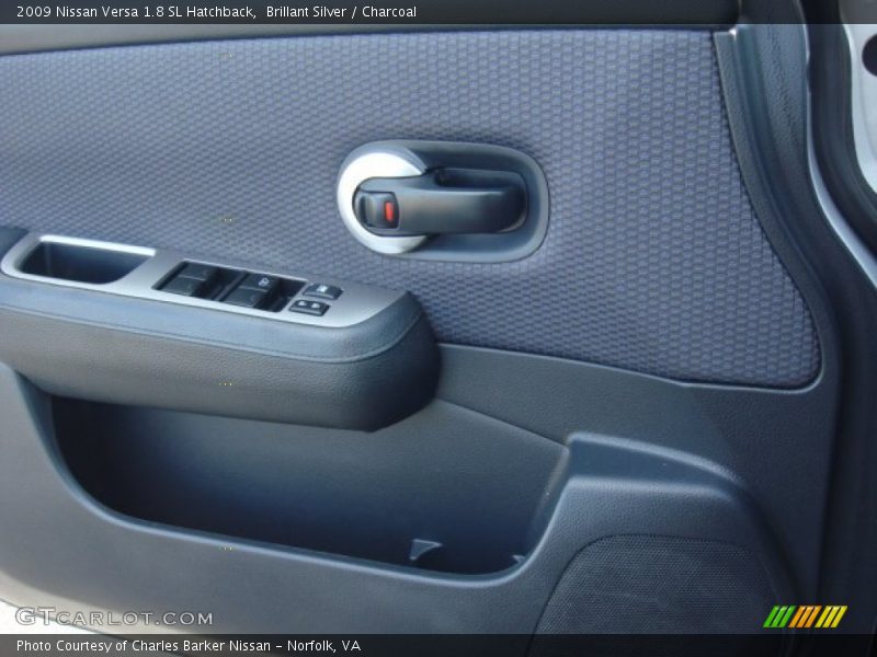 Brillant Silver / Charcoal 2009 Nissan Versa 1.8 SL Hatchback
