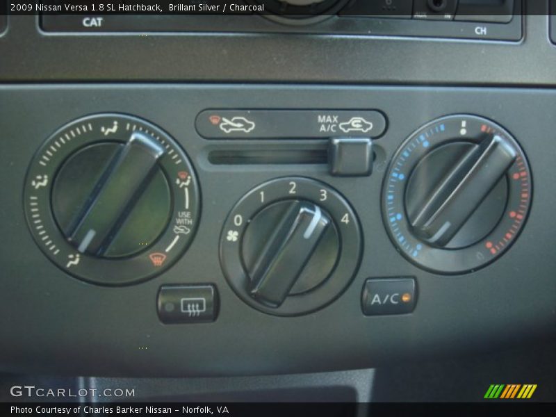 Brillant Silver / Charcoal 2009 Nissan Versa 1.8 SL Hatchback