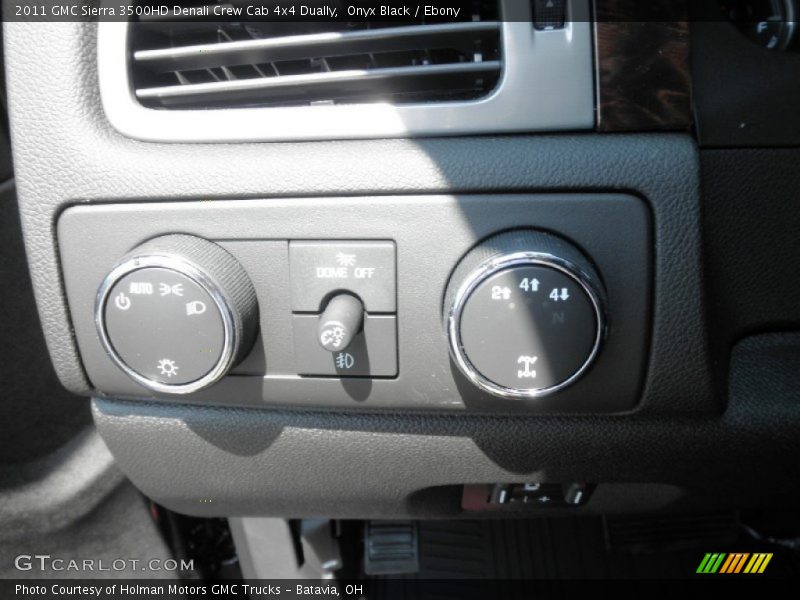 Onyx Black / Ebony 2011 GMC Sierra 3500HD Denali Crew Cab 4x4 Dually