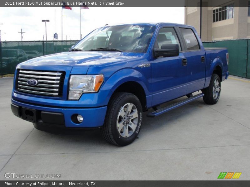Front 3/4 View of 2011 F150 XLT SuperCrew