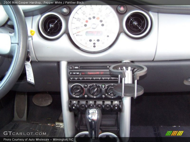Pepper White / Panther Black 2006 Mini Cooper Hardtop