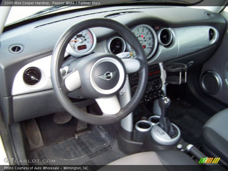 Pepper White / Panther Black 2006 Mini Cooper Hardtop