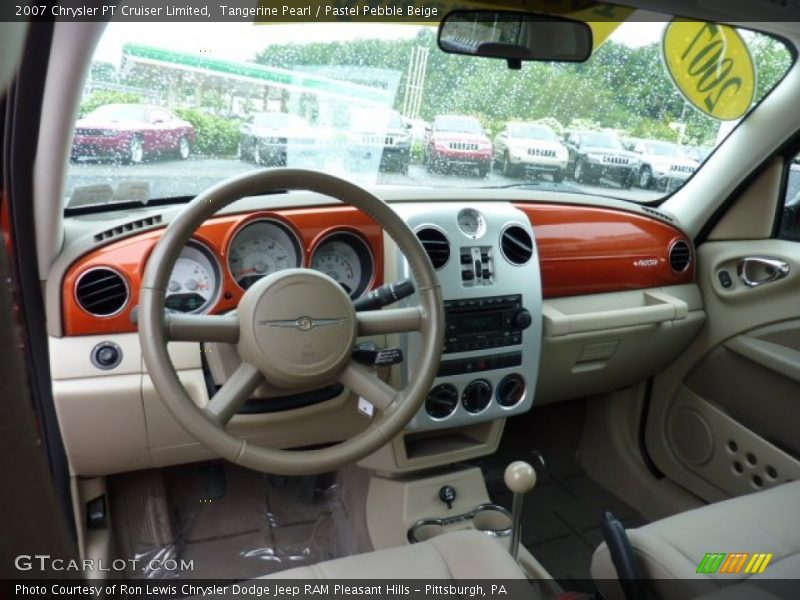 Dashboard of 2007 PT Cruiser Limited