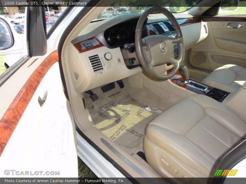 Glacier White / Cashmere 2006 Cadillac DTS
