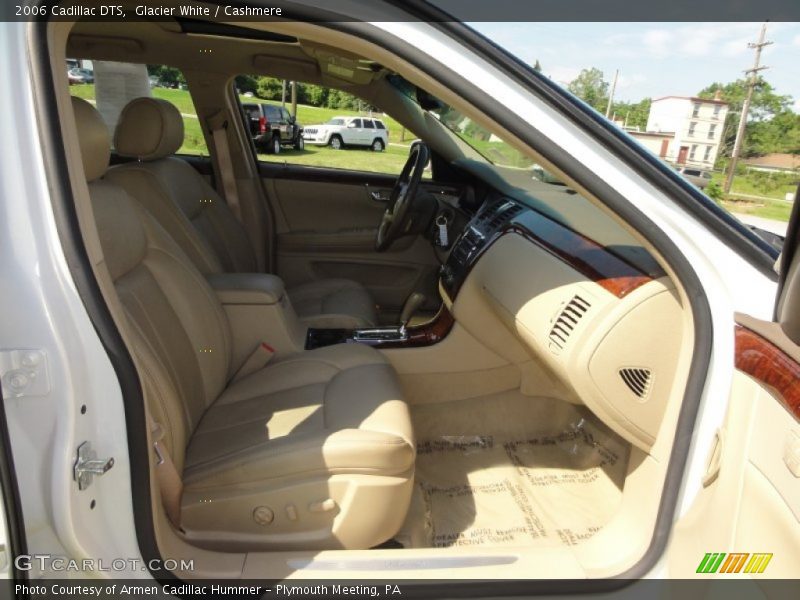 Glacier White / Cashmere 2006 Cadillac DTS