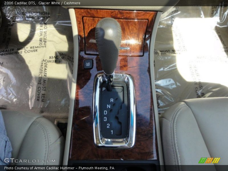Glacier White / Cashmere 2006 Cadillac DTS