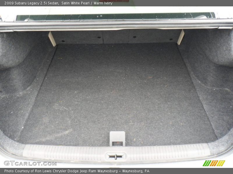 Satin White Pearl / Warm Ivory 2009 Subaru Legacy 2.5i Sedan