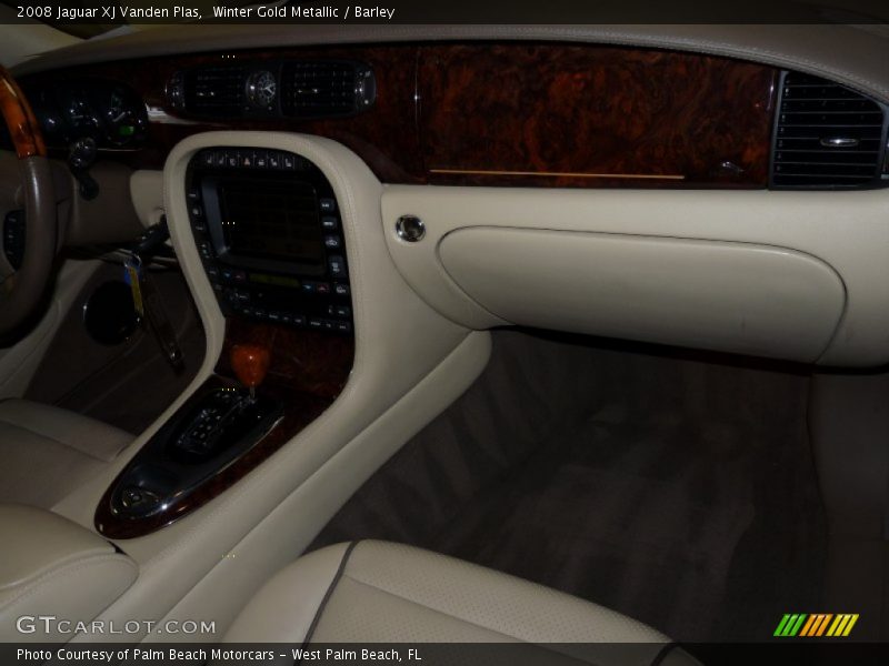 Winter Gold Metallic / Barley 2008 Jaguar XJ Vanden Plas