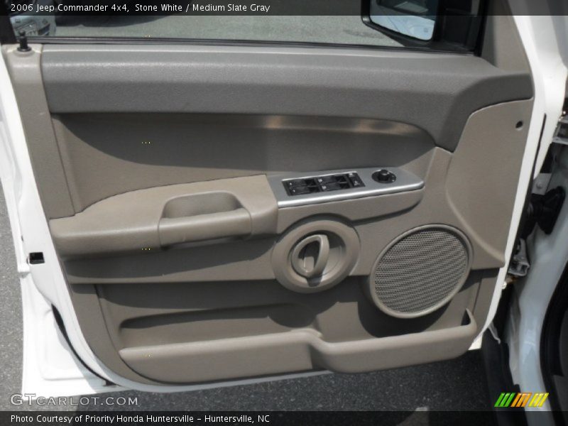 Stone White / Medium Slate Gray 2006 Jeep Commander 4x4