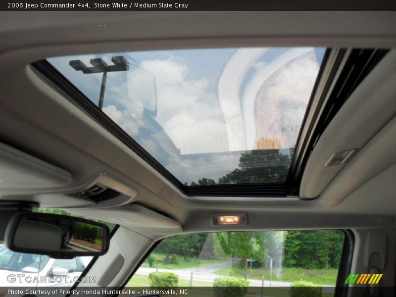 Stone White / Medium Slate Gray 2006 Jeep Commander 4x4