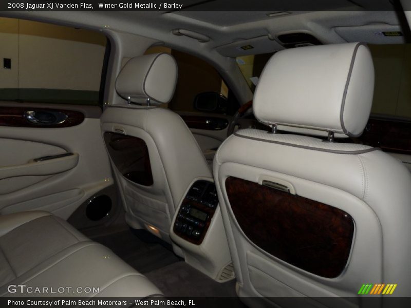 Winter Gold Metallic / Barley 2008 Jaguar XJ Vanden Plas