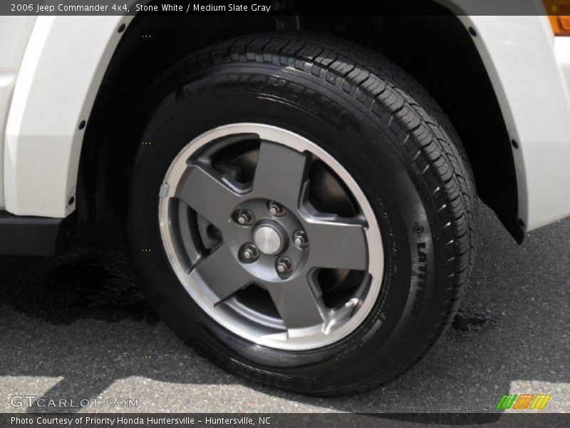 Stone White / Medium Slate Gray 2006 Jeep Commander 4x4