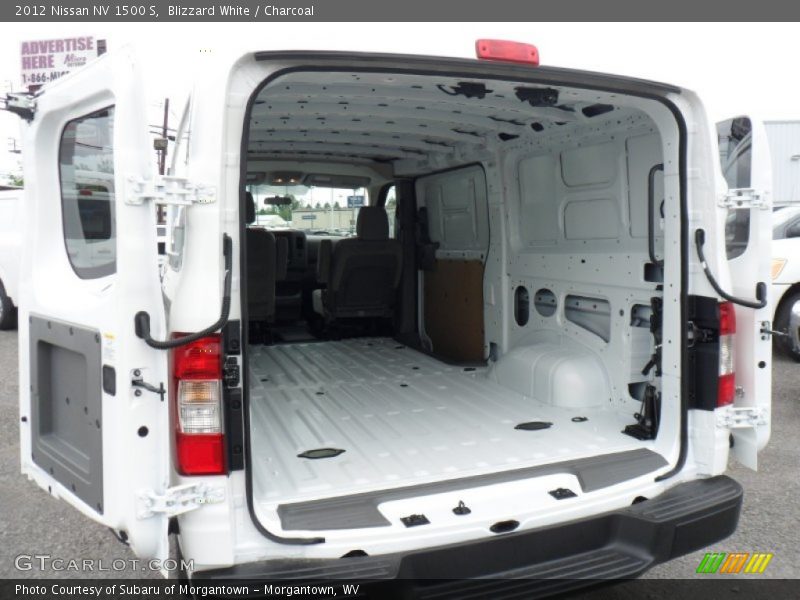  2012 NV 1500 S Trunk