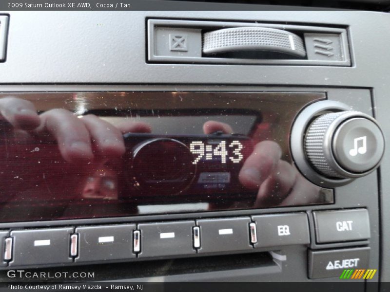Cocoa / Tan 2009 Saturn Outlook XE AWD