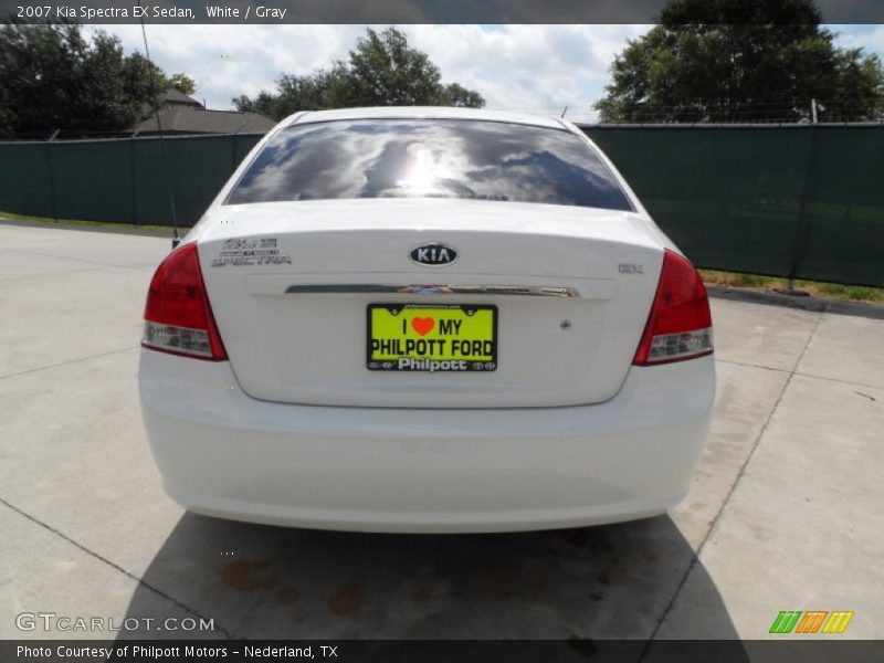White / Gray 2007 Kia Spectra EX Sedan