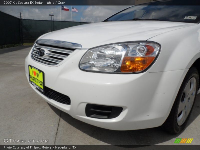 White / Gray 2007 Kia Spectra EX Sedan