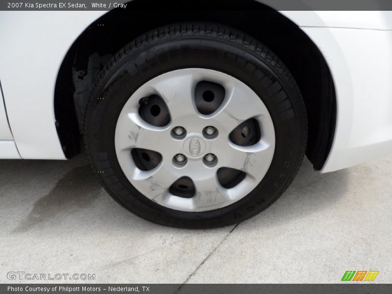 White / Gray 2007 Kia Spectra EX Sedan