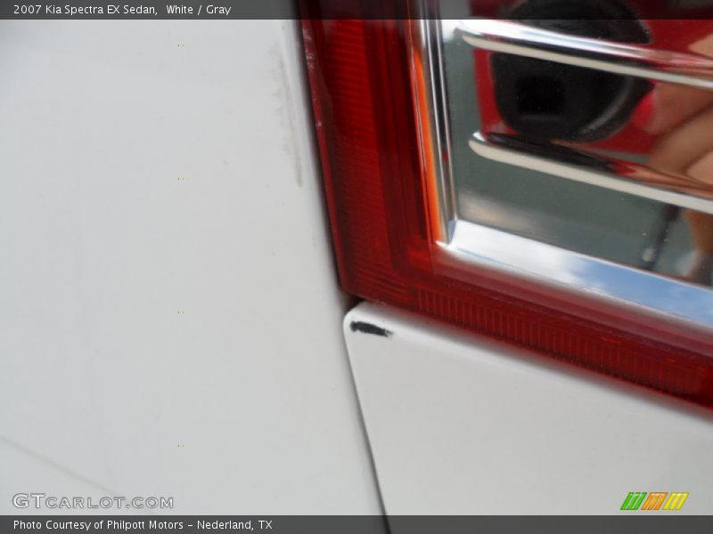 White / Gray 2007 Kia Spectra EX Sedan
