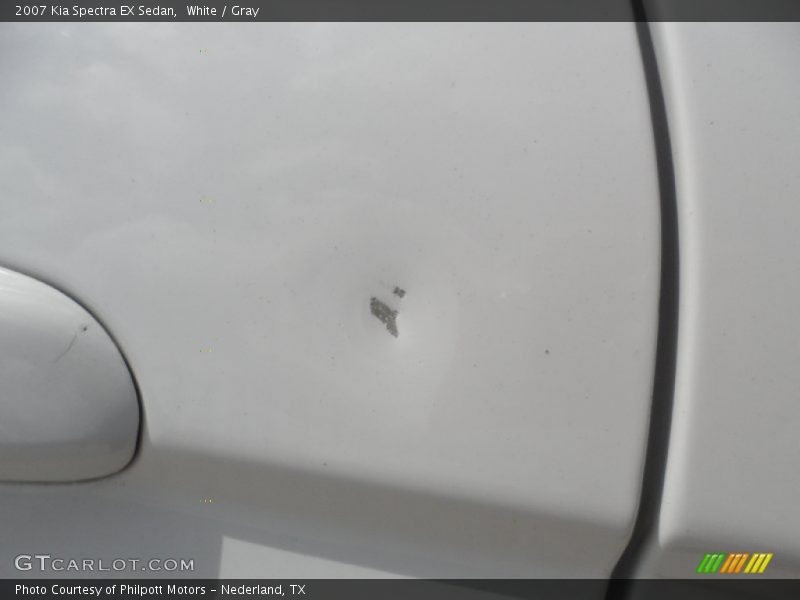 White / Gray 2007 Kia Spectra EX Sedan