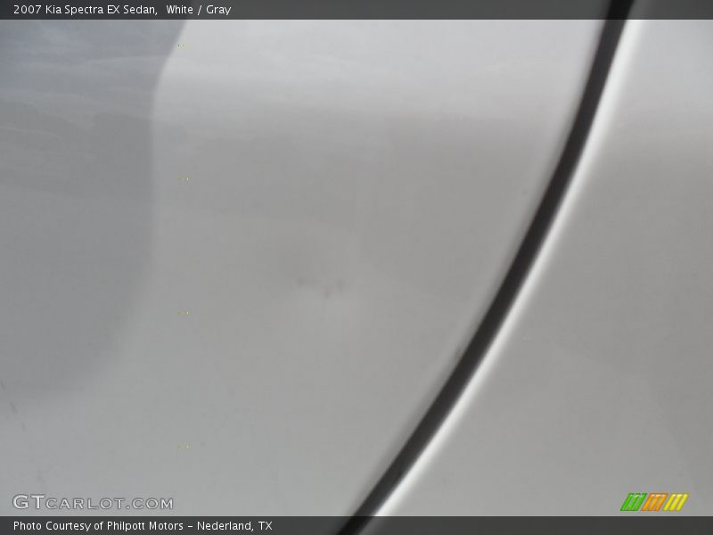 White / Gray 2007 Kia Spectra EX Sedan