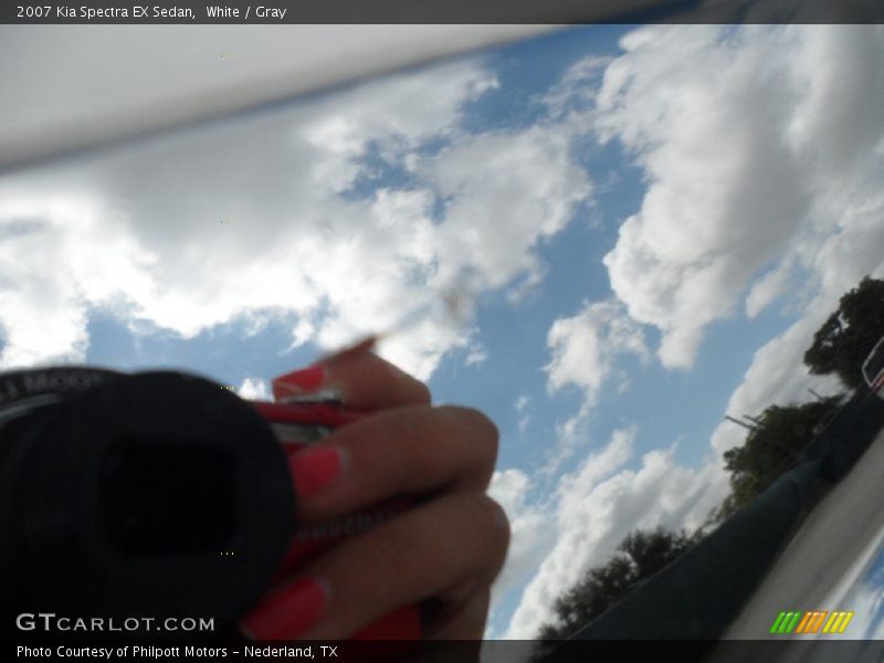 White / Gray 2007 Kia Spectra EX Sedan
