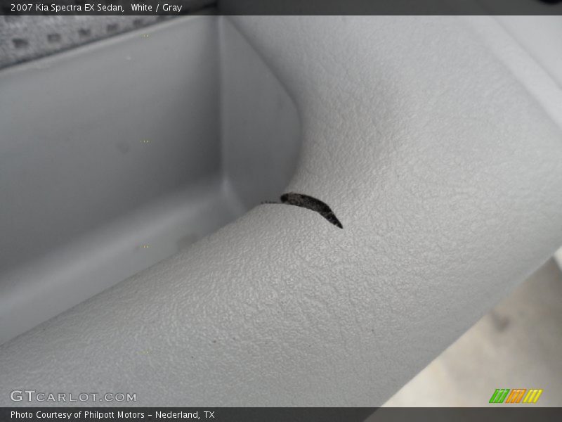 White / Gray 2007 Kia Spectra EX Sedan