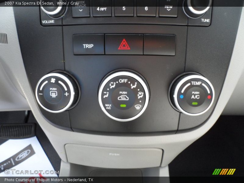 White / Gray 2007 Kia Spectra EX Sedan