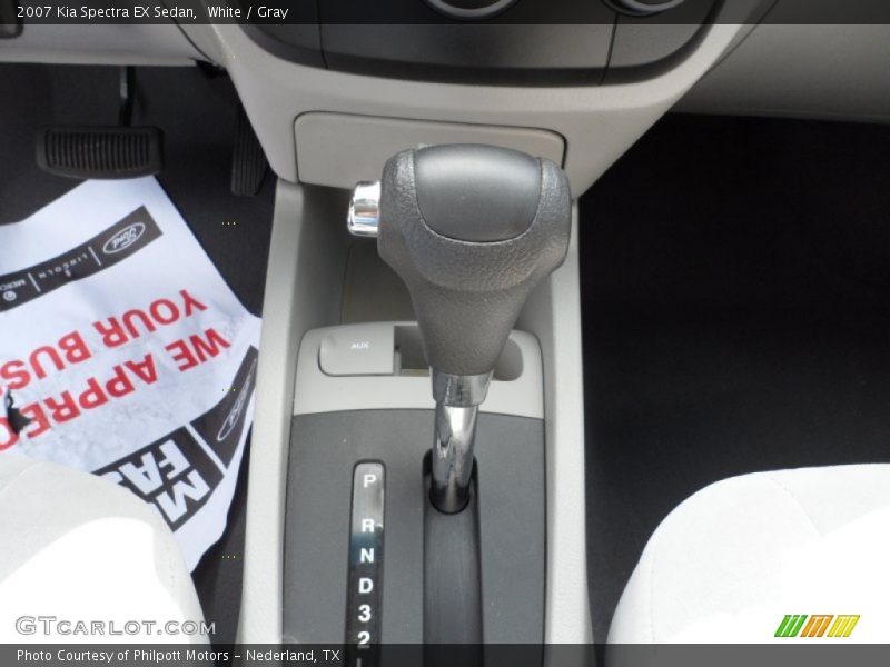 White / Gray 2007 Kia Spectra EX Sedan