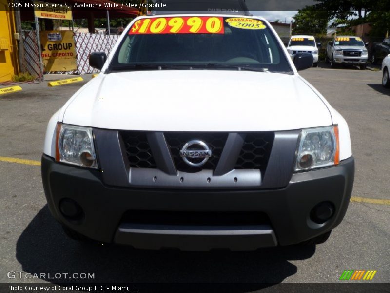 Avalanche White / Steel/Graphite 2005 Nissan Xterra S