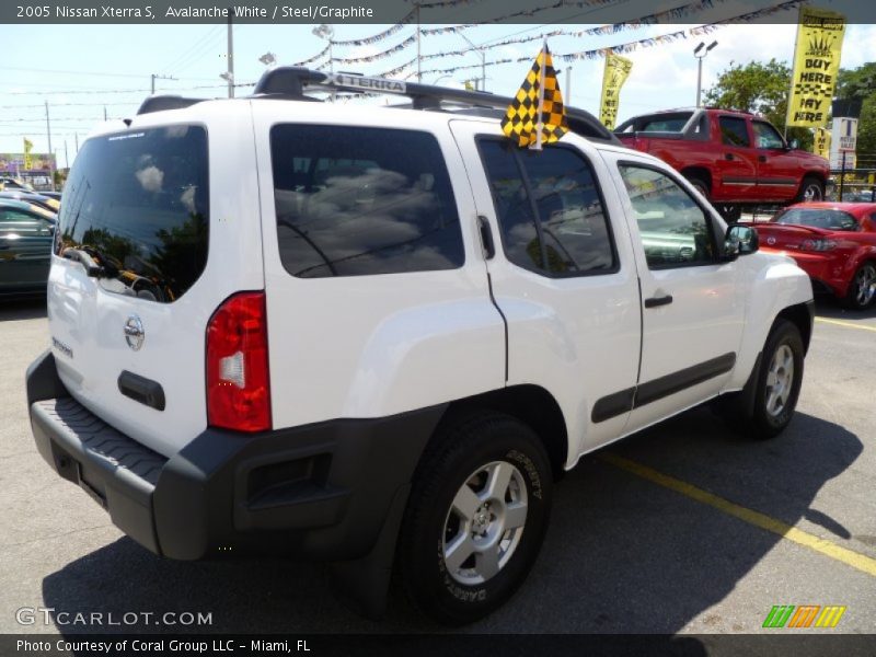 Avalanche White / Steel/Graphite 2005 Nissan Xterra S