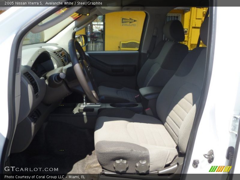 Avalanche White / Steel/Graphite 2005 Nissan Xterra S