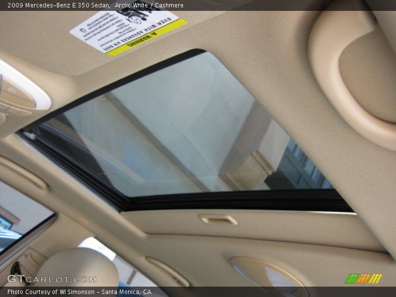 Arctic White / Cashmere 2009 Mercedes-Benz E 350 Sedan