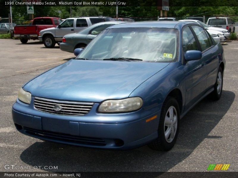 Front 3/4 View of 1998 Malibu Sedan