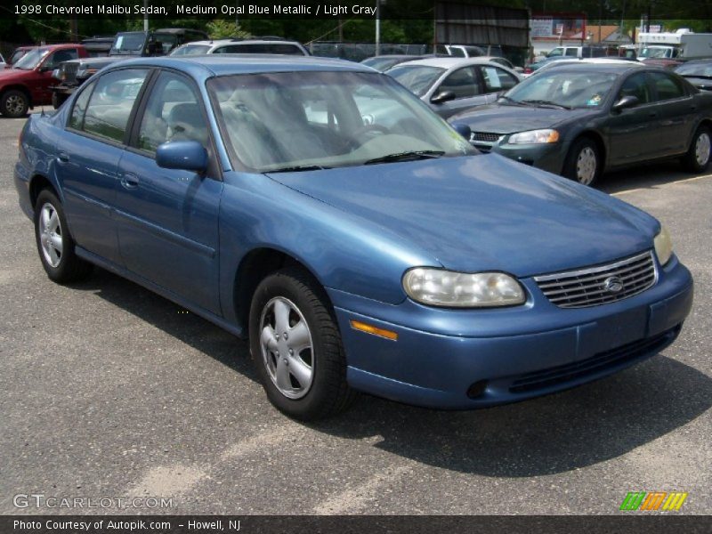 Front 3/4 View of 1998 Malibu Sedan