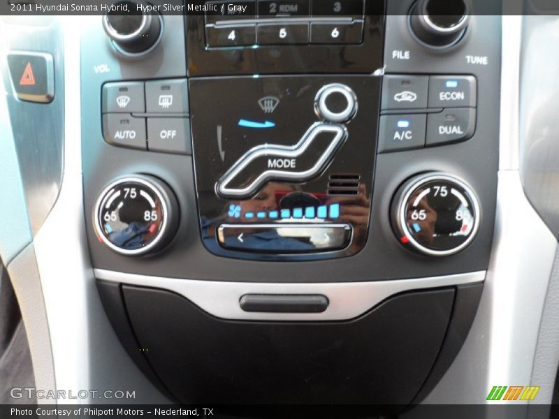 Controls of 2011 Sonata Hybrid