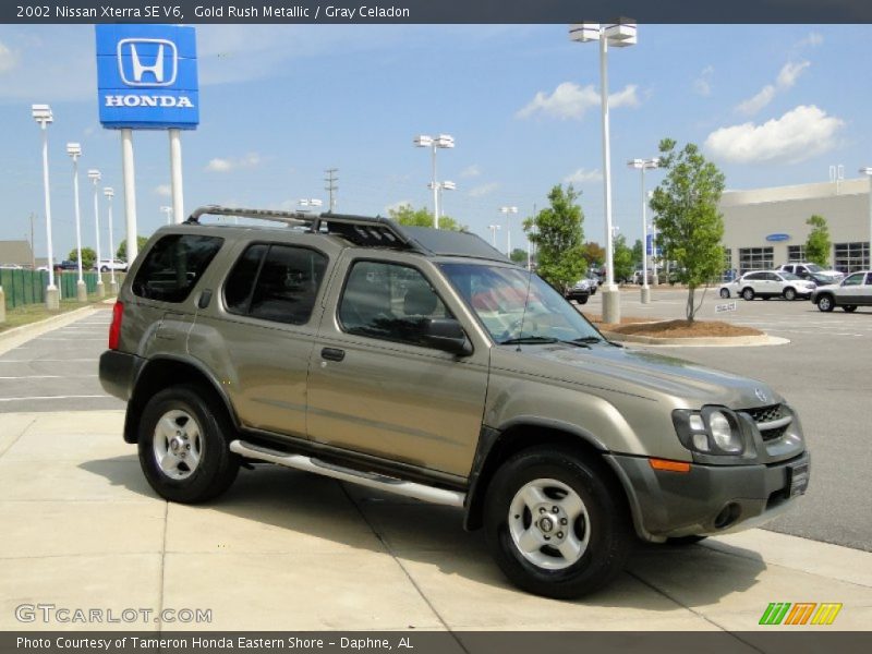 Gold Rush Metallic / Gray Celadon 2002 Nissan Xterra SE V6
