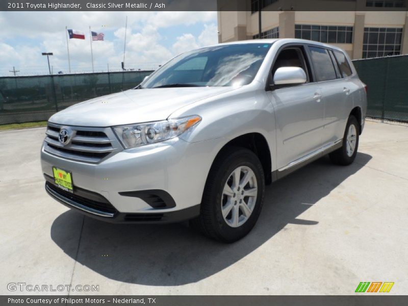 Front 3/4 View of 2011 Highlander 