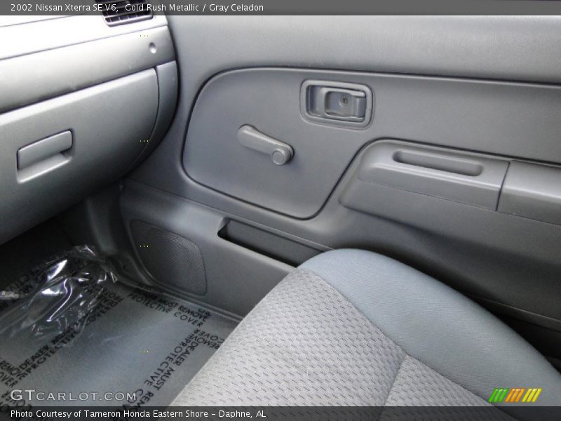 Gold Rush Metallic / Gray Celadon 2002 Nissan Xterra SE V6